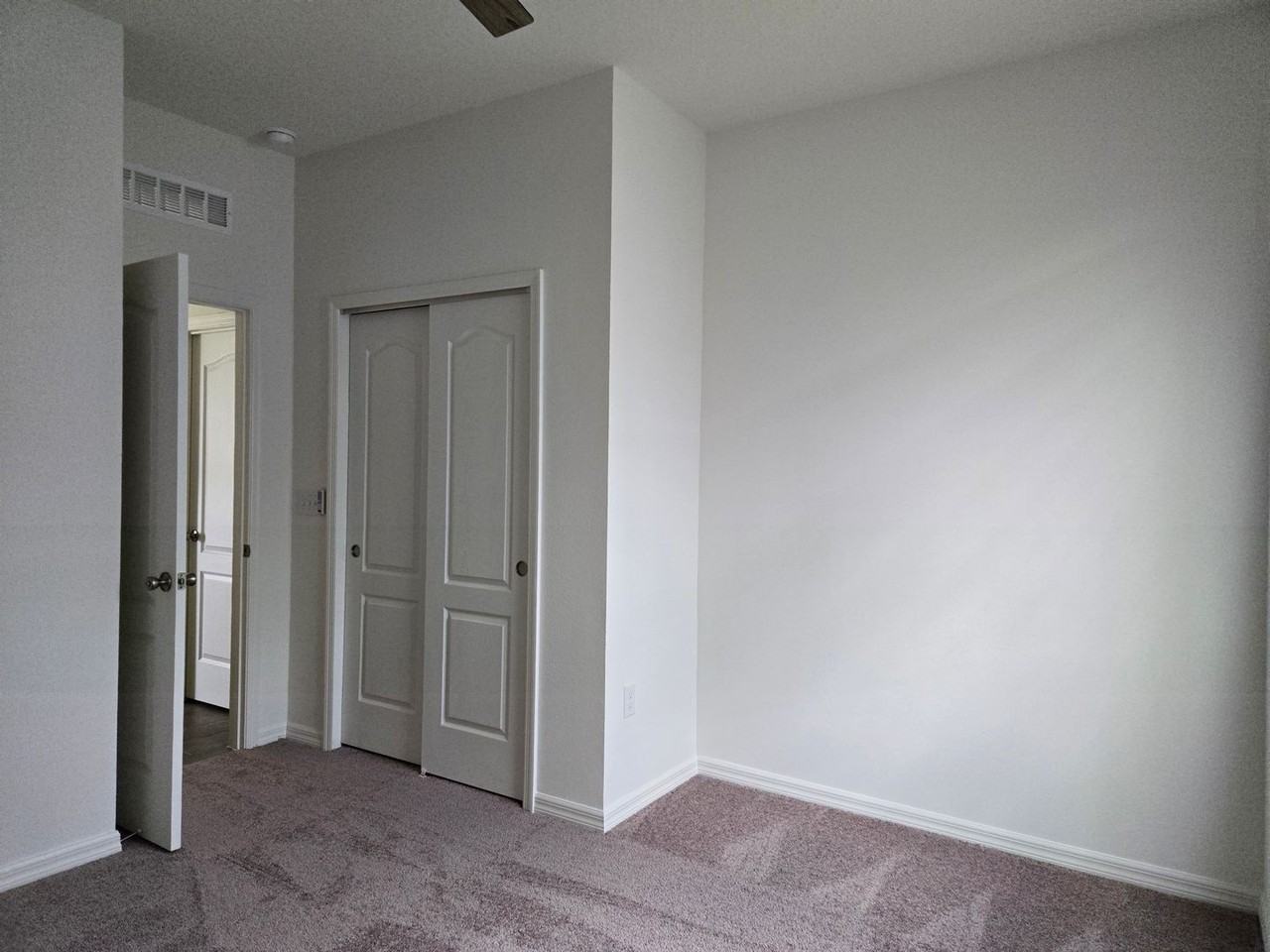 3064 Sanctuary Dr - Photo 6 of 29