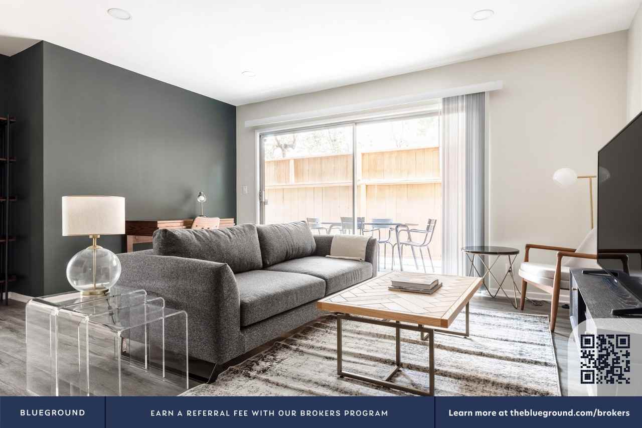 312 South Willaman Drive - Photo 5 of 40