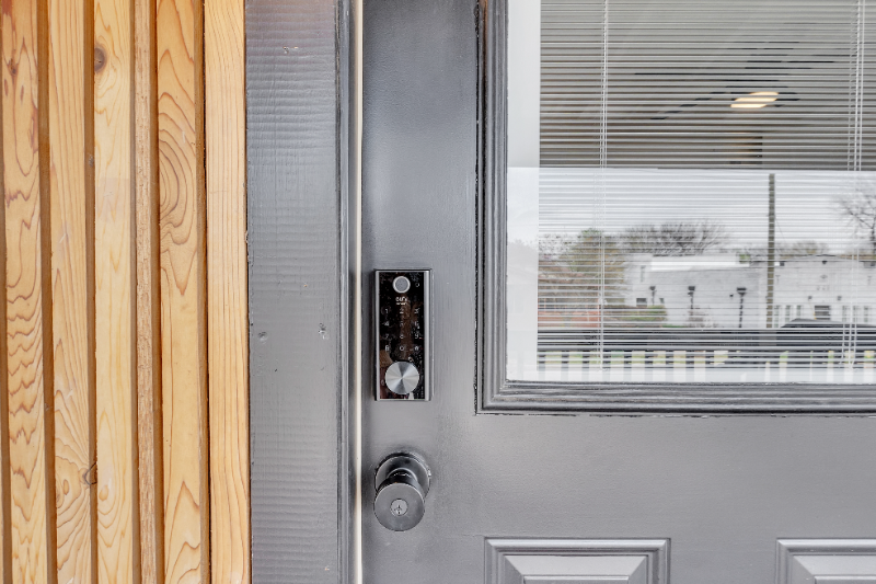 203 N Union Ave - Photo 2 of 15