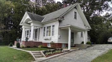 featured image of 6476 Pine Rd