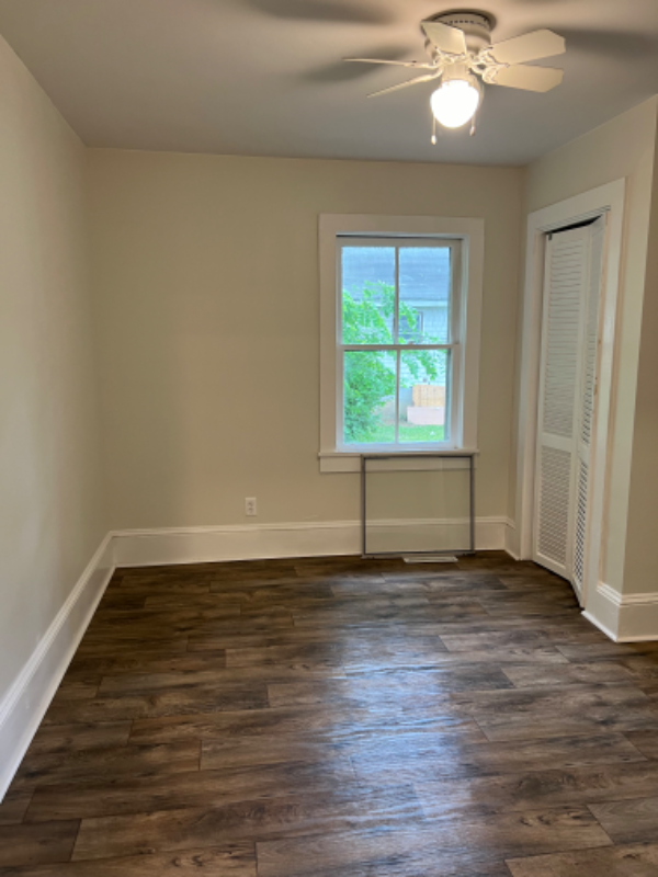 126 Downs St - Photo 3 of 9