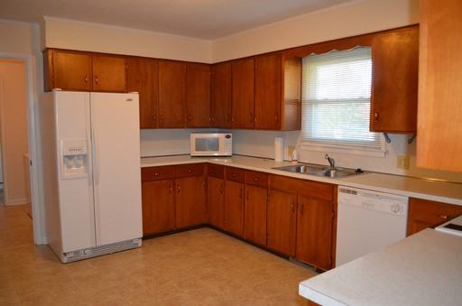 3435 Flint Ave - Photo 3 of 13