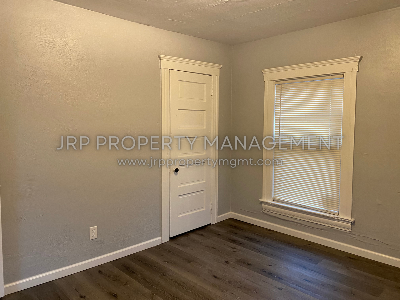 1106 W Michigan Ave Uppr - Photo 2 of 9