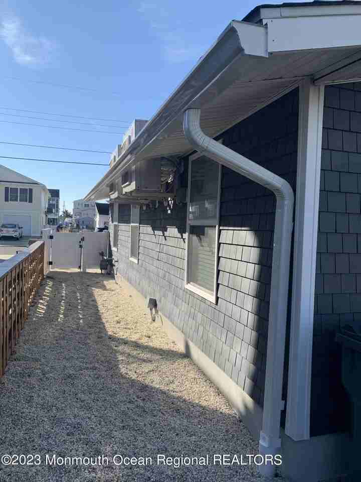 12 W Navasink Dr - Photo 3 of 17