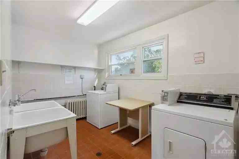 35 Bennett St - Photo 3 of 9