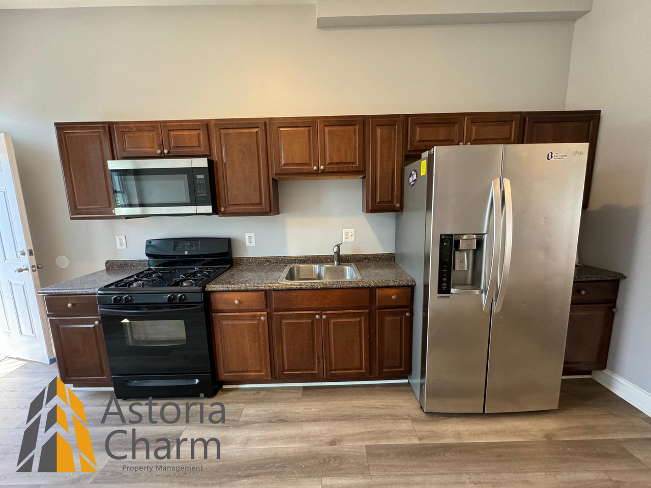 2305 Edgemont Ave - Photo 2 of 39