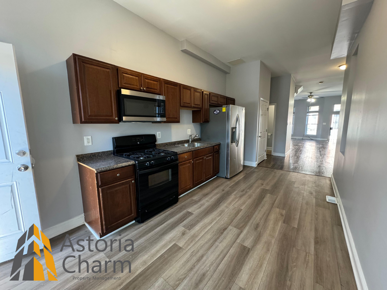 2305 Edgemont Ave - Photo 3 of 39