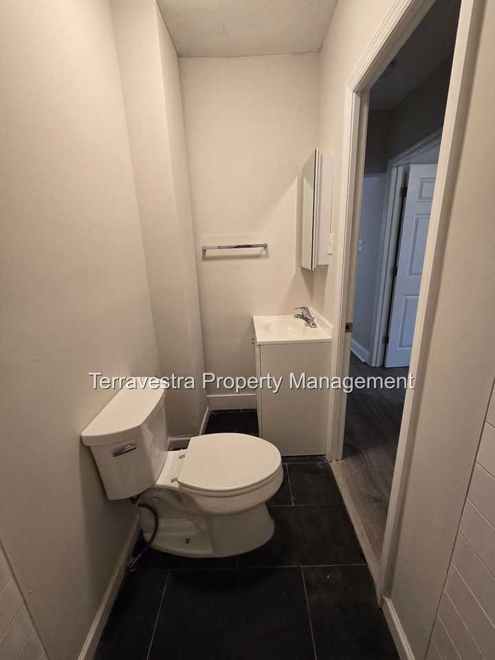 321-323 South 5th Street - Photo 6 of 40