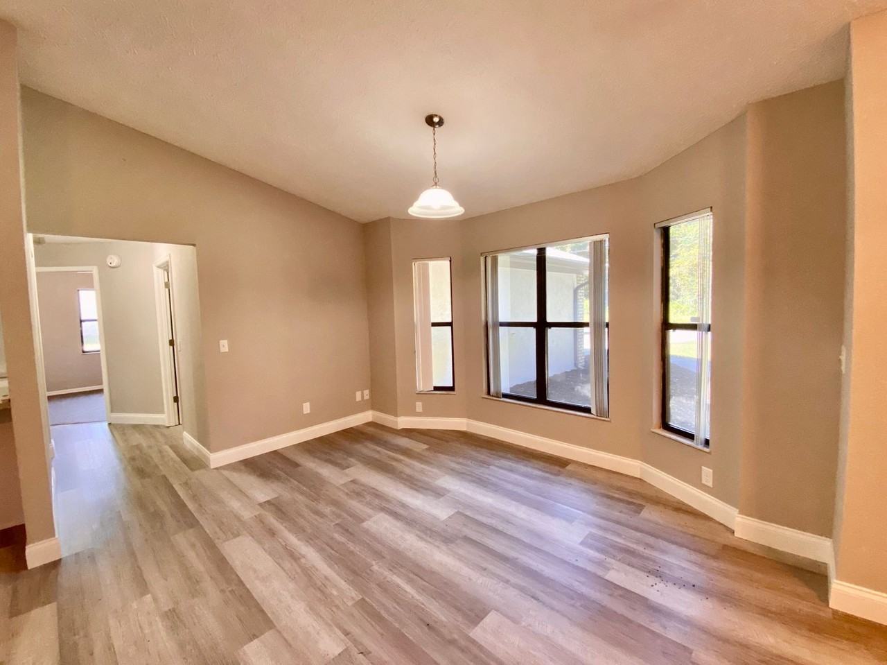 4075 S Ivanhoe Ter - Photo 4 of 23