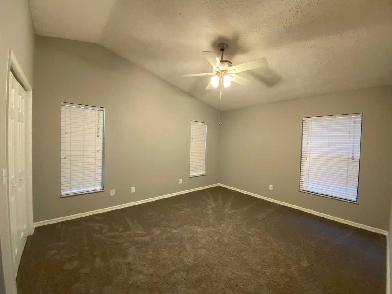 4075 S Ivanhoe Ter - Photo 5 of 23