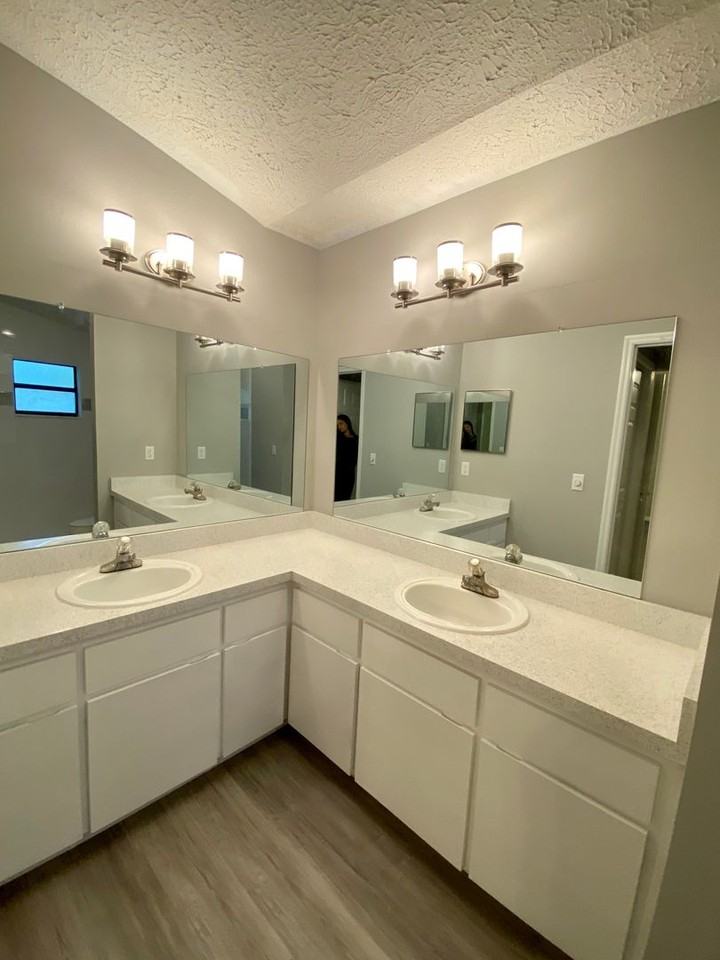 4075 S Ivanhoe Ter - Photo 7 of 23