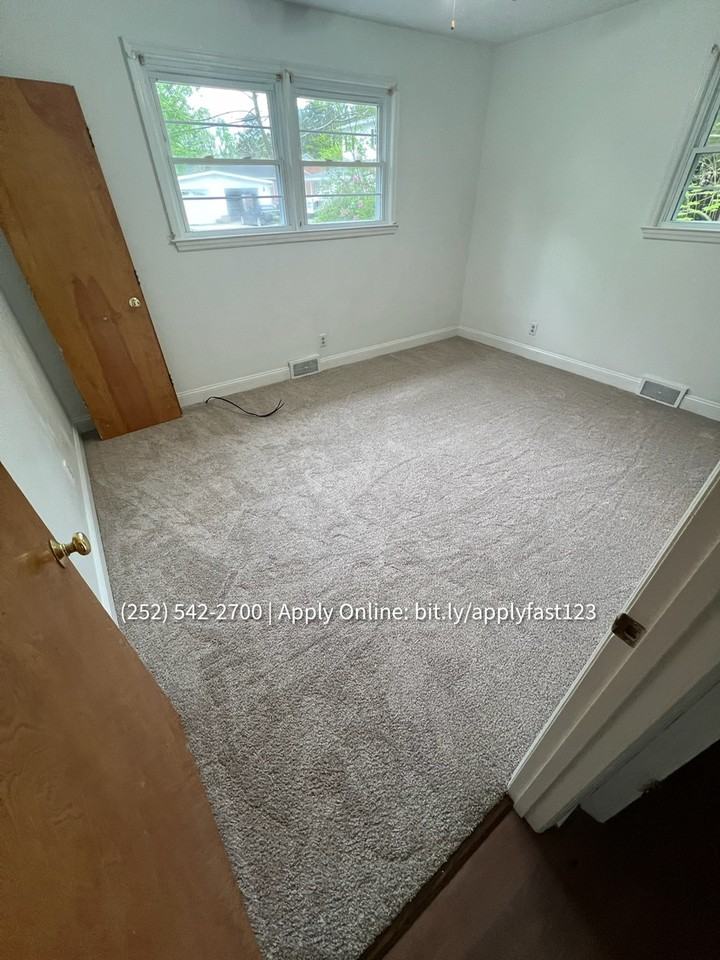 5 Sunset Dr #527890 - Photo 2 of 32