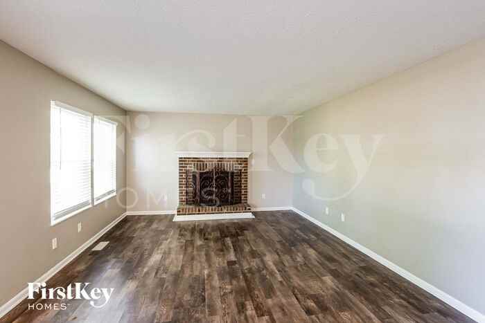8414 Castle Ridge Ln - Photo 3 of 15