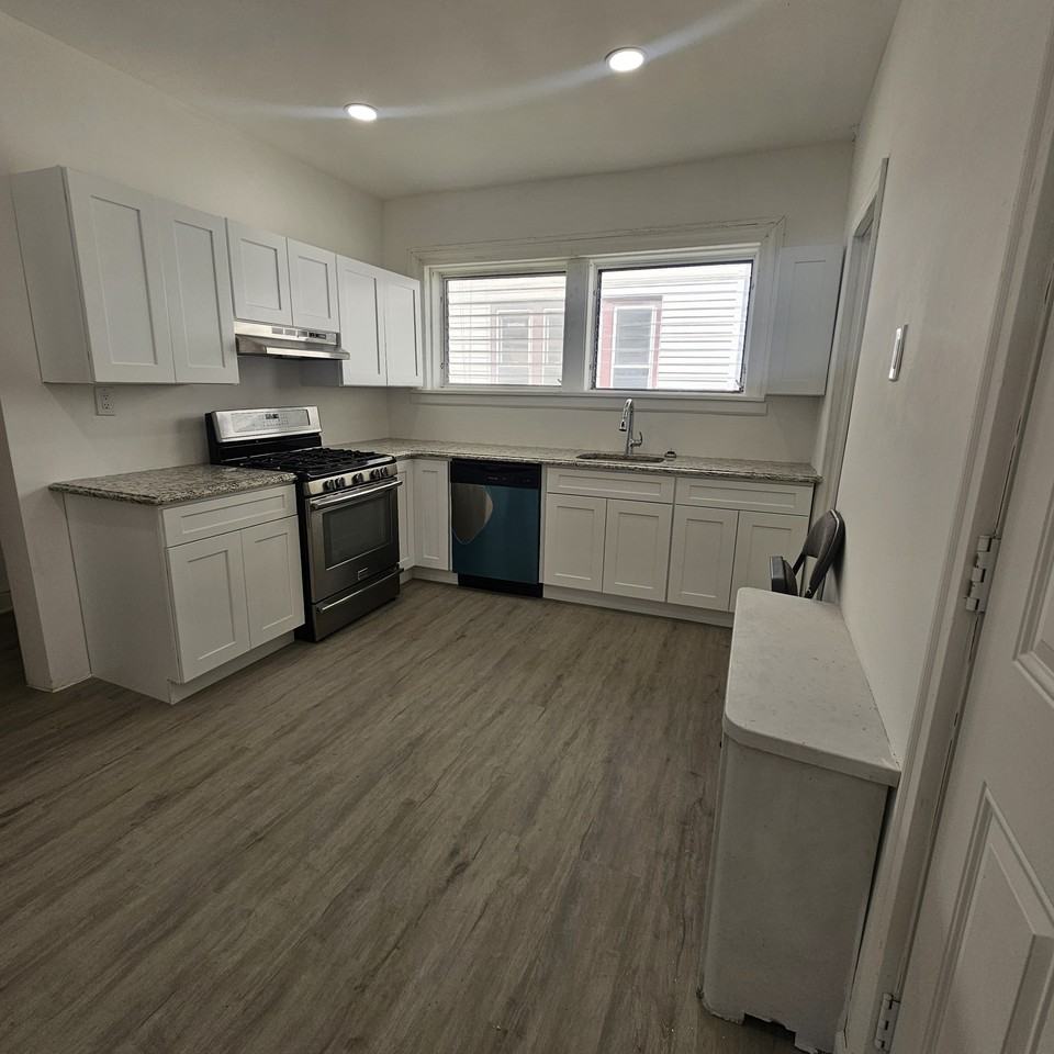 279 19th Ave #1 - Photo 2 of 12