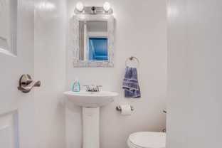 1714 E St Ne #DCTH - Photo 1 of 1