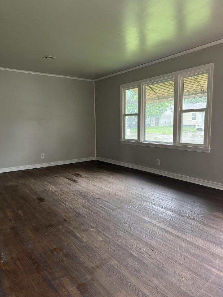 6245 East Marshall Street North #1 - Photo 4 of 36