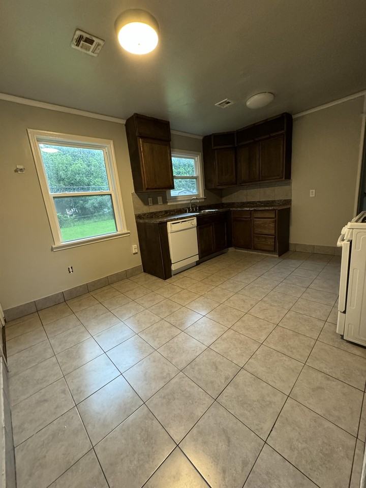 6245 East Marshall Street North #1 - Photo 5 of 36