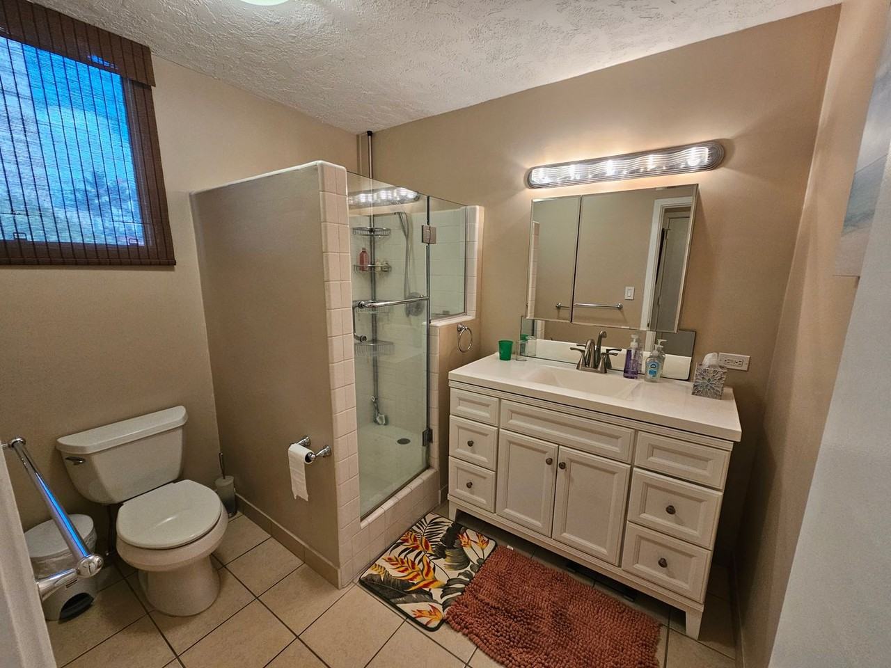 430 Kaiolu St #202 - Photo 5 of 11