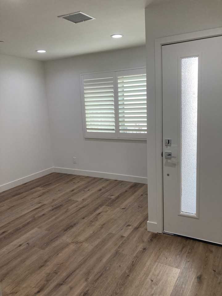 3 + 3+ DEN + 2 CAR GARAGE DUPLEX IN HOLLYWOOD STUIDO DISTRICT - Photo 2 of 22