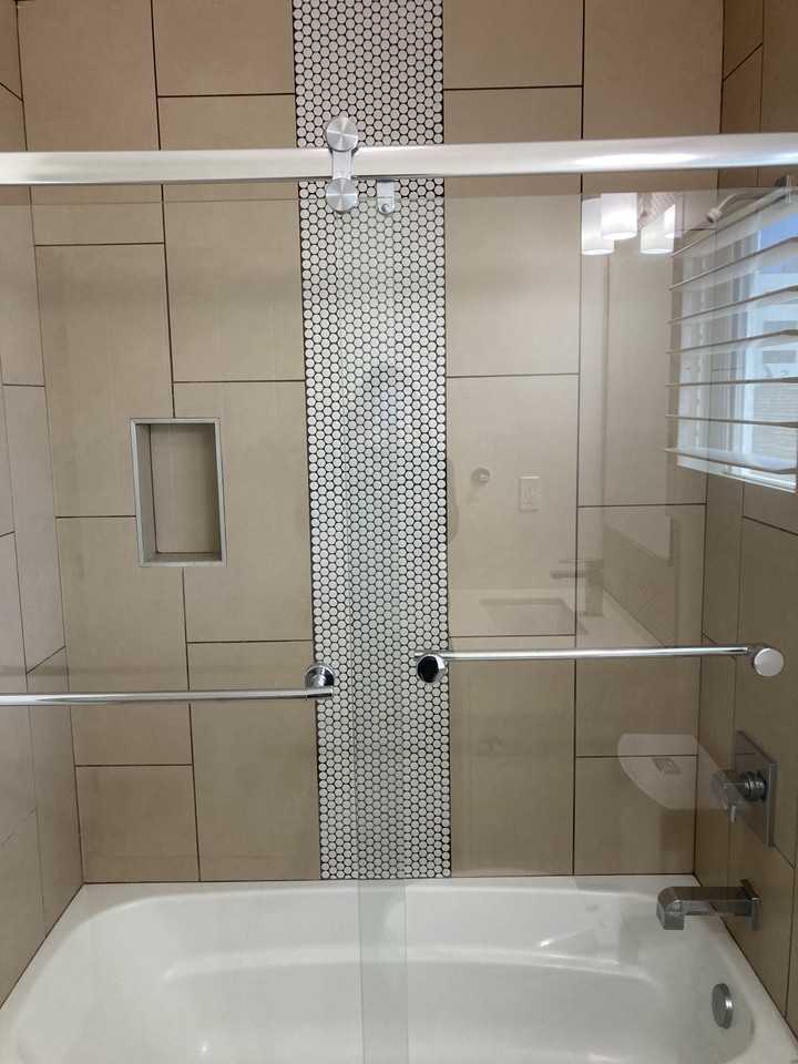 3 + 3+ DEN + 2 CAR GARAGE DUPLEX IN HOLLYWOOD STUIDO DISTRICT - Photo 6 of 22