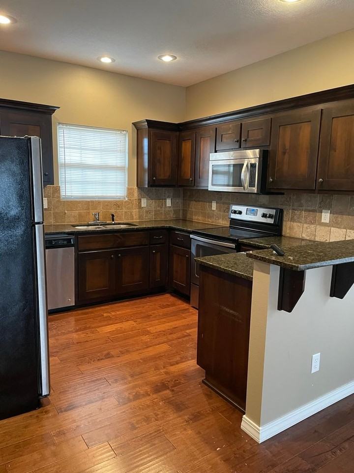 3525 S Juniper Ave - Photo 4 of 13