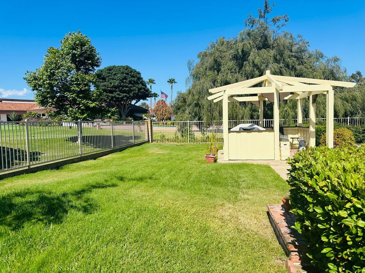 1102 Brewley Ln - Photo 5 of 24