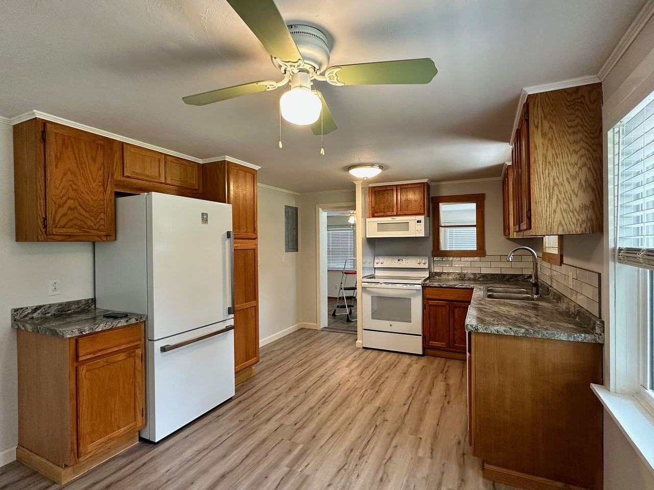 604 Elizabeth Road - Photo 7 of 26