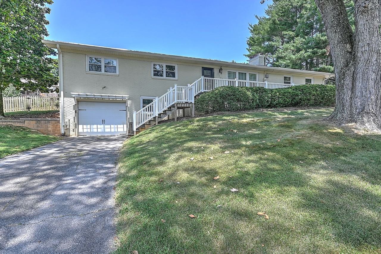 206 Sequoyah Dr - Photo 4 of 50