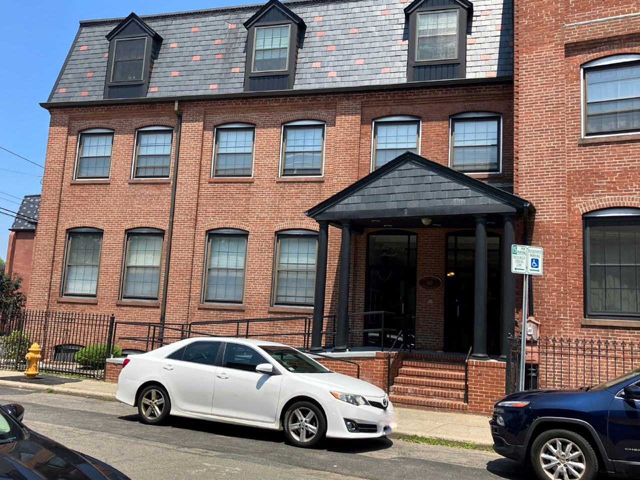 10 Weston Ave Apt 423