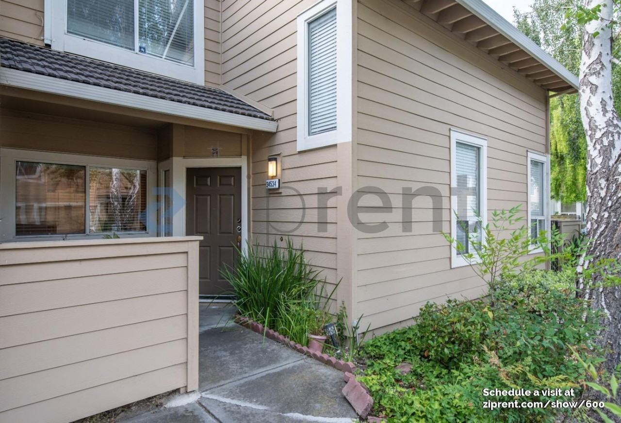 34534 Northstar Ter - Photo 2 of 13
