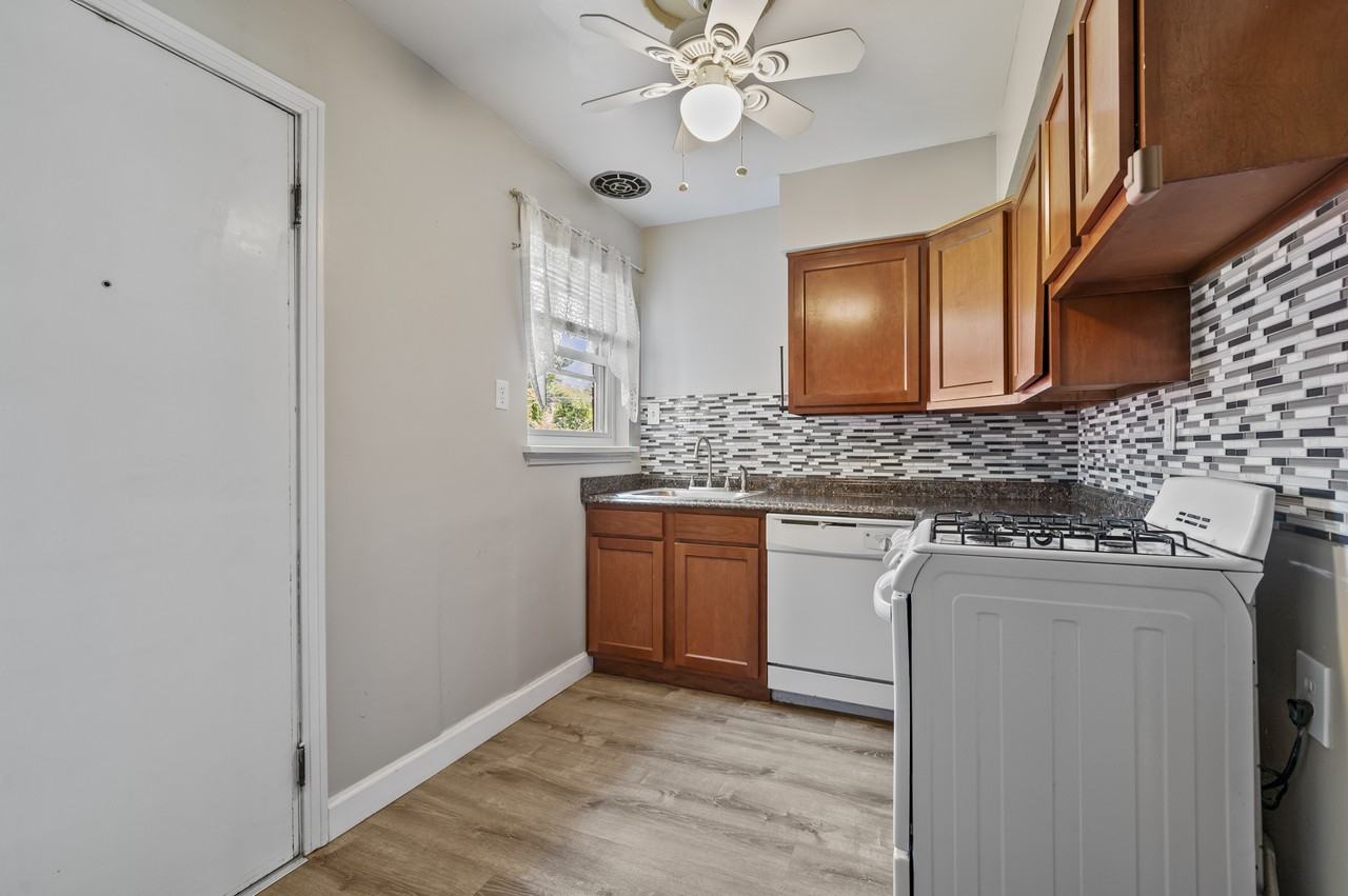1441 Lincoln Way #B - Photo 4 of 18