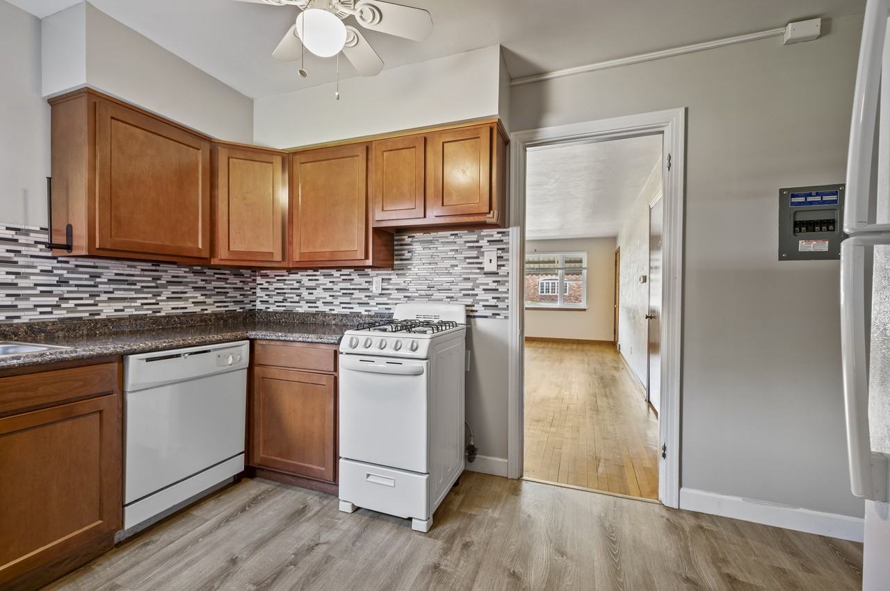 1441 Lincoln Way #B - Photo 6 of 18
