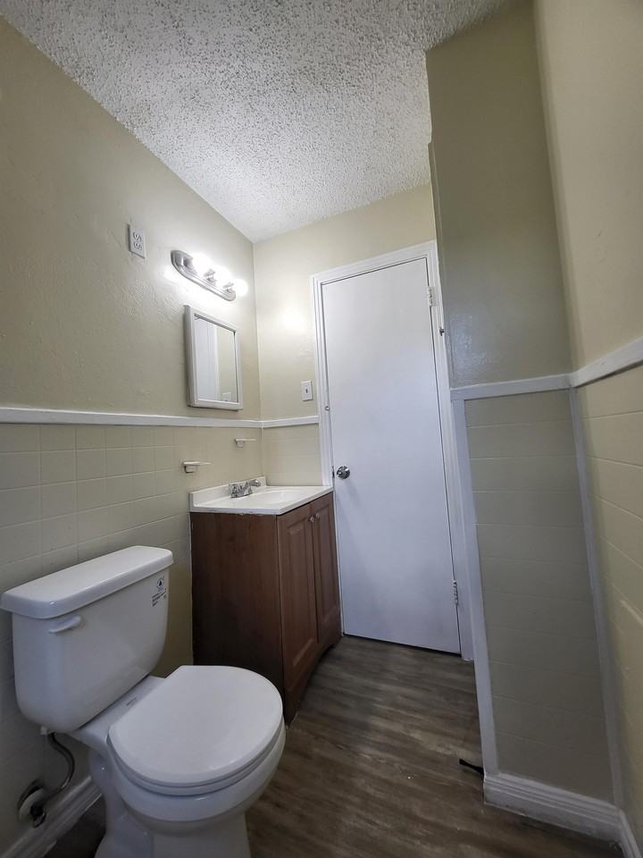 2101_03 Elkins Avenue - 2103 #2103 - Photo 7 of 23