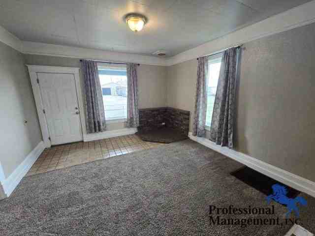 109 S 35th St - Photo 2 of 9