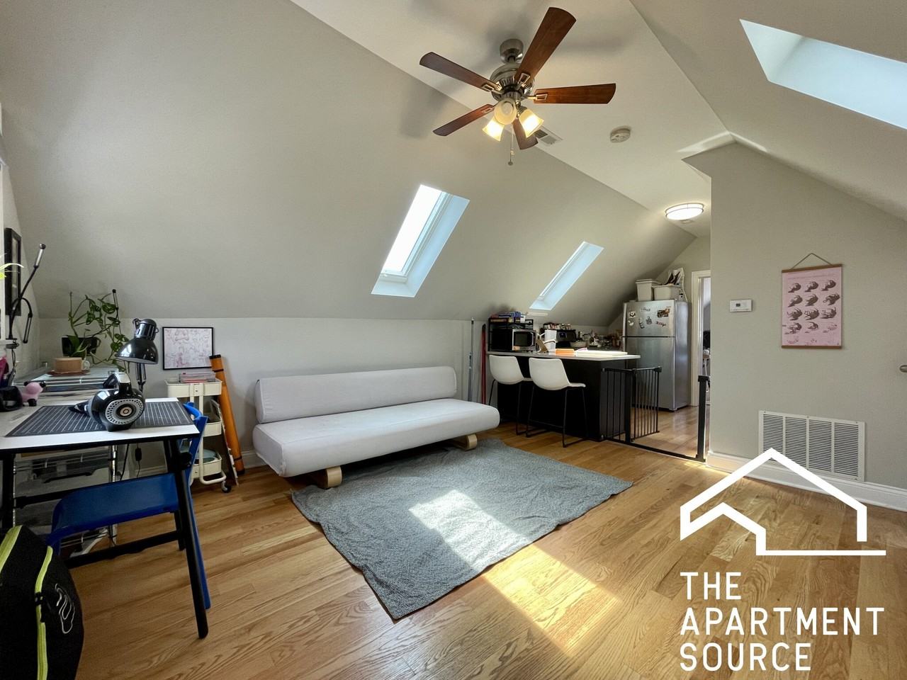 3611 W Wolfram St #2R - Photo 4 of 22