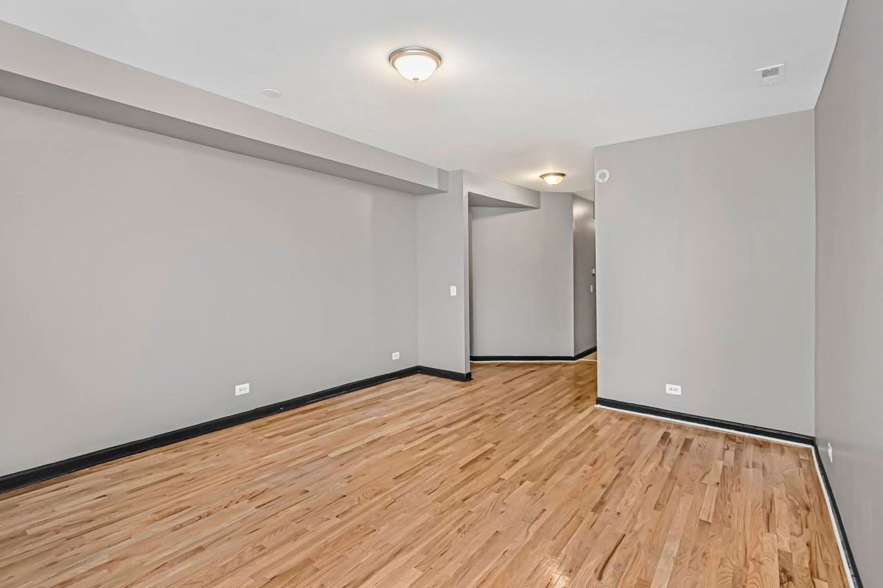 5219 S Calumet Ave - Photo 7 of 18