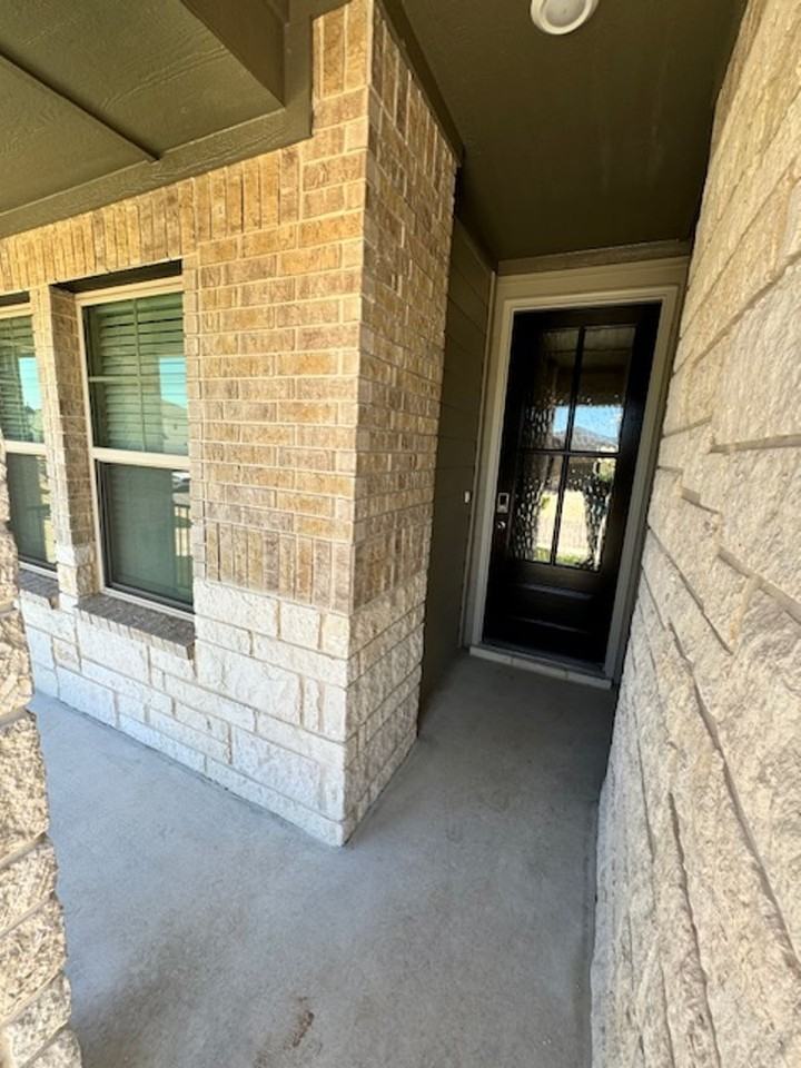 3114 Charyn Way - Photo 5 of 28