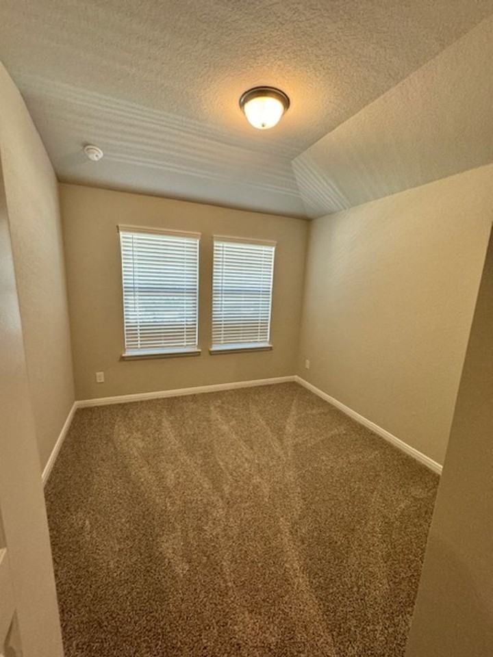 3114 Charyn Way - Photo 6 of 28