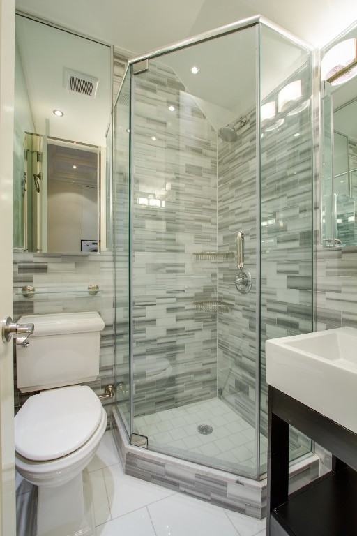 W 103rd St #005A - Photo 6 of 7