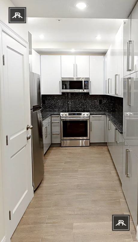 1617 Beacon St #1 - Photo 2 of 5