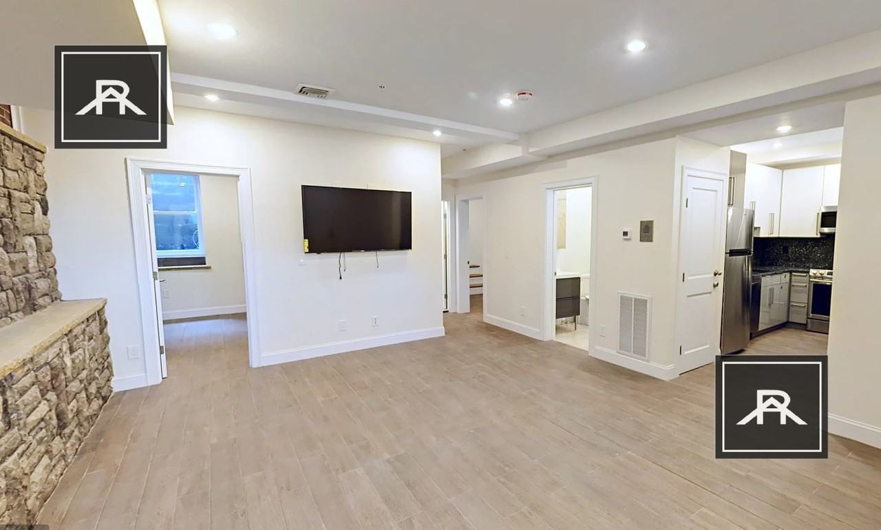 1617 Beacon St #1 - Photo 4 of 5