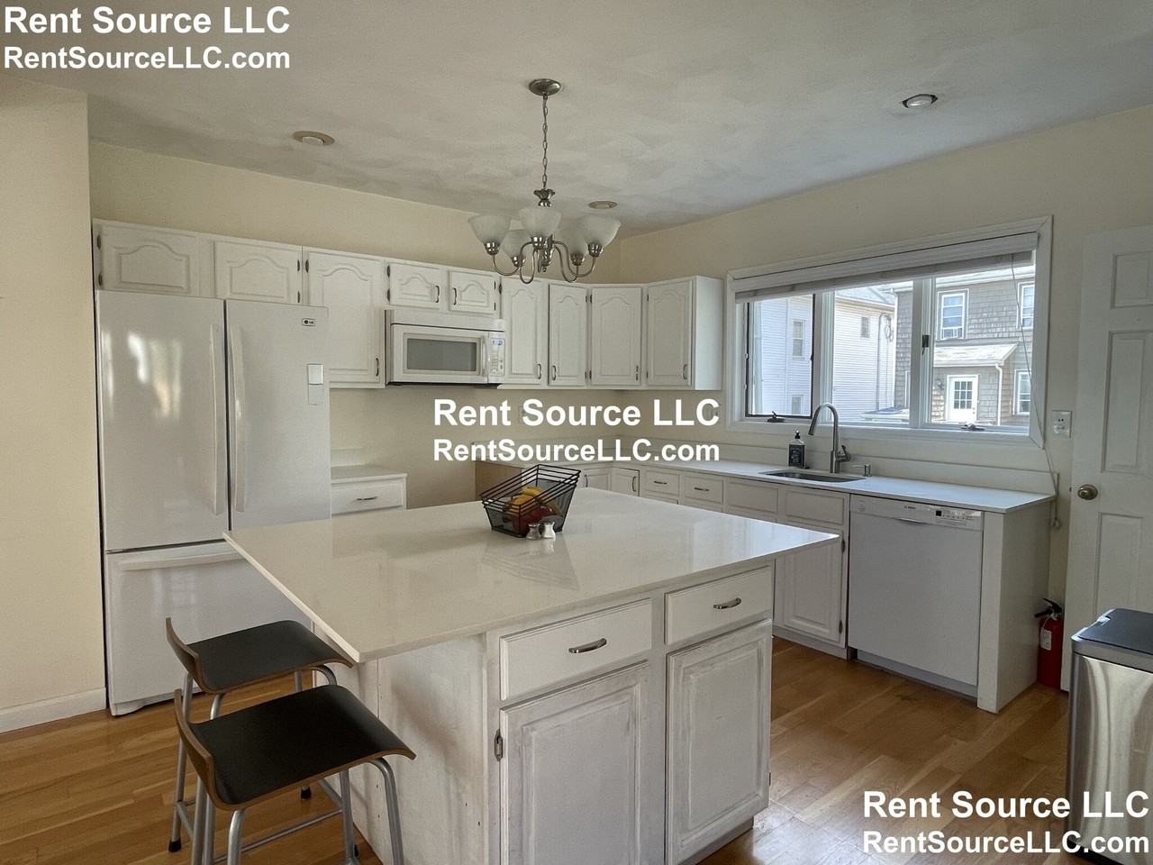 223 Madison St - Photo 2 of 28