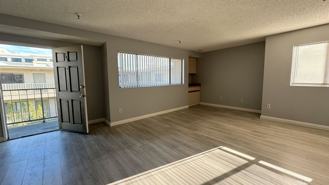 Clean and Spacious Condo, Pasadena - Photo 1 of 1