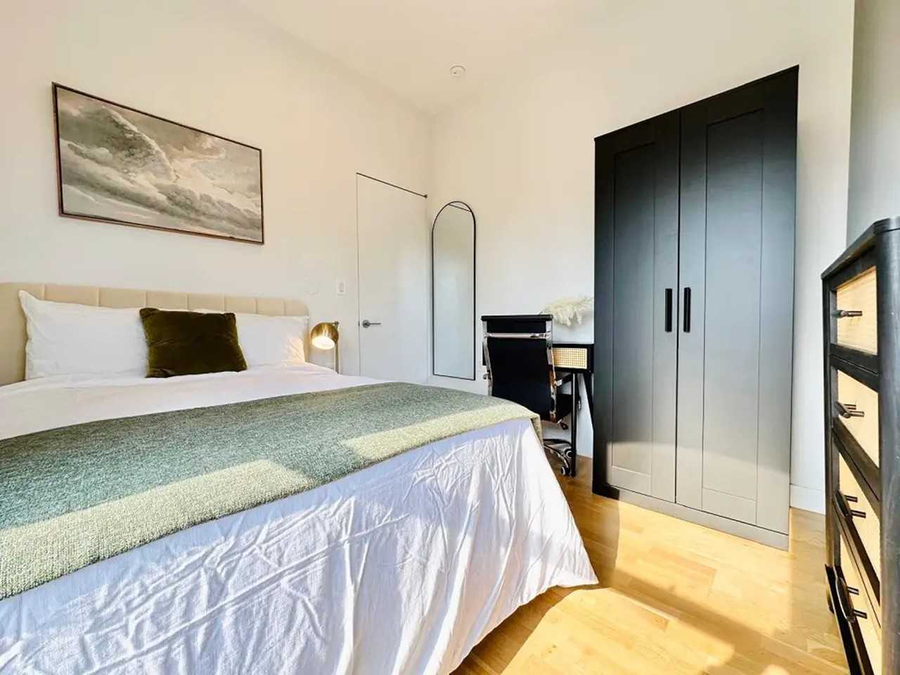 Dekalb Ave & Vanderbilt Ave #719