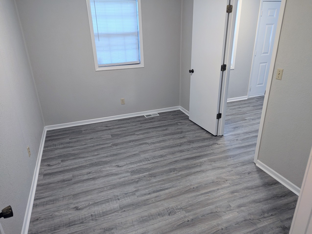224 Se 121st Rd #4 - Photo 3 of 7