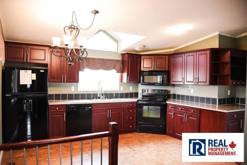 8802 - 89 Avenue - Unit 1 - Photo 3 of 29