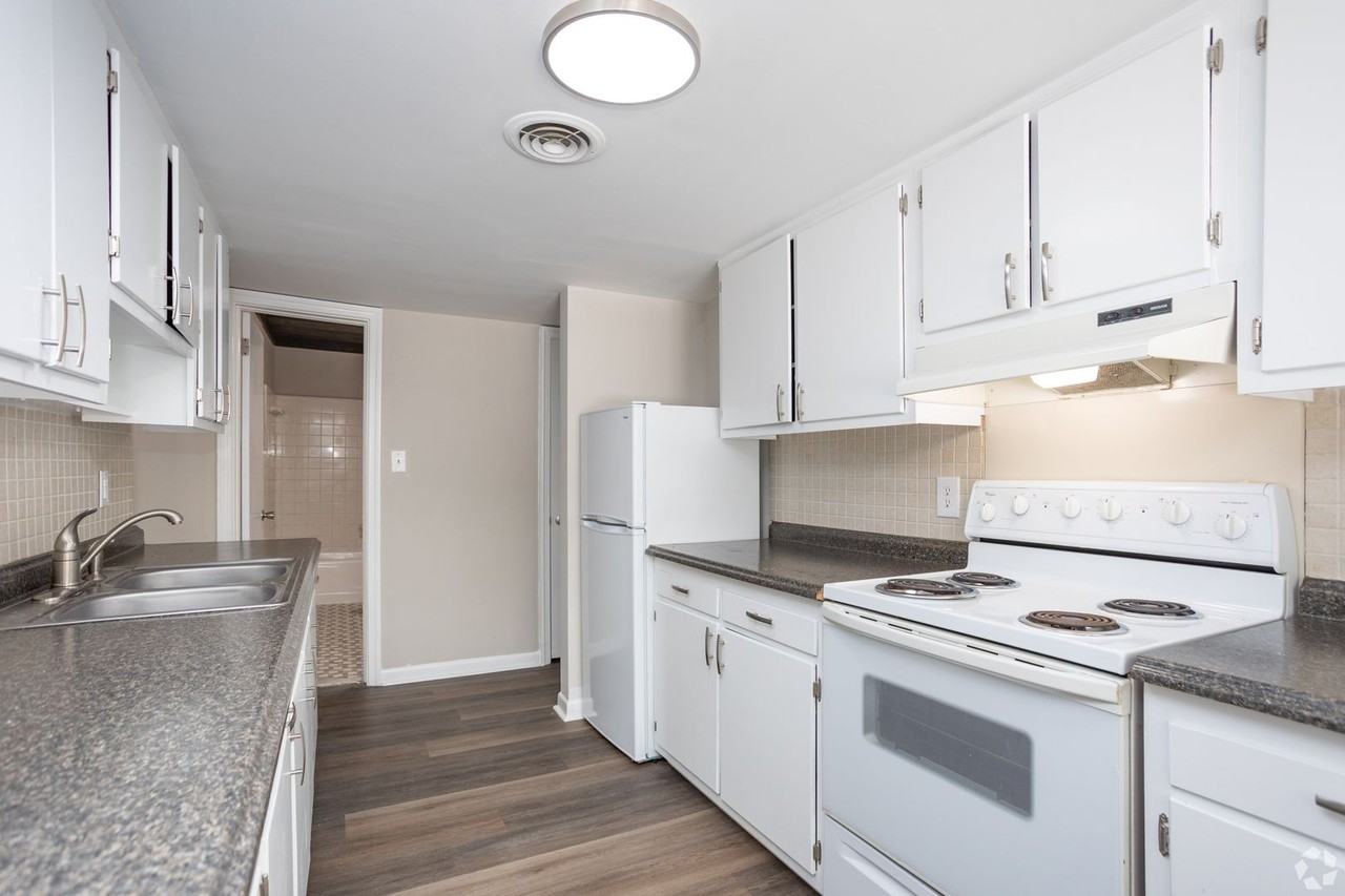 Elm Villa Apartments - Photo 7 of 17