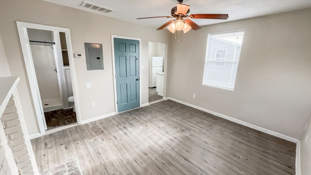 321 W Ianthe St #7 - Photo 4 of 9