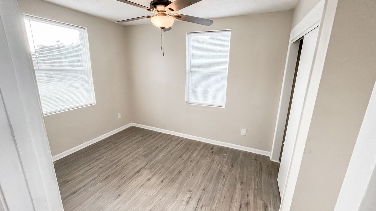 321 W Ianthe St #7 - Photo 7 of 9