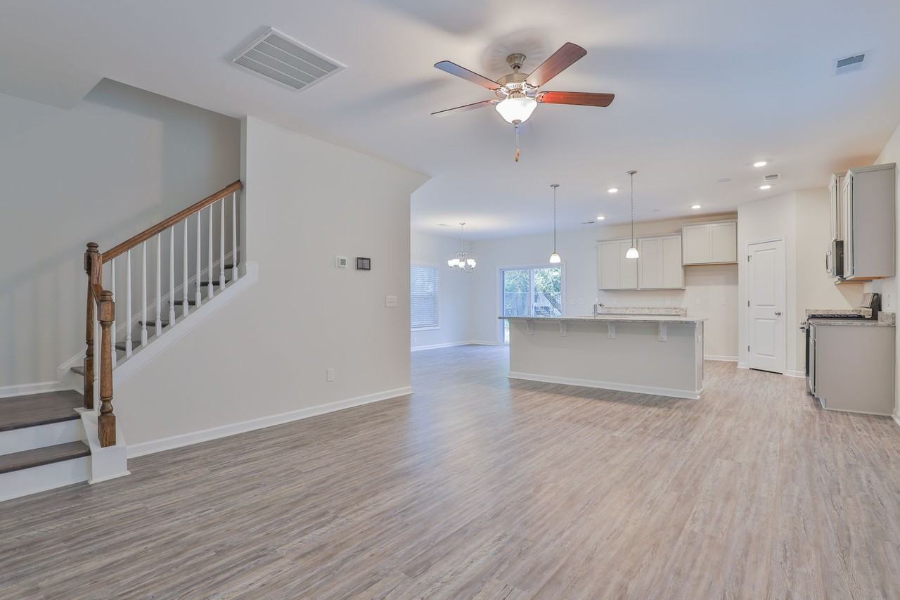 764 Shull St - Photo 3 of 23